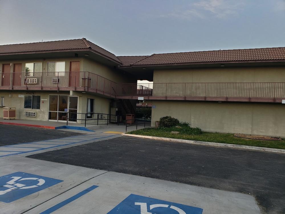 Baymont By Wyndham Coalinga Villa Bagian luar foto