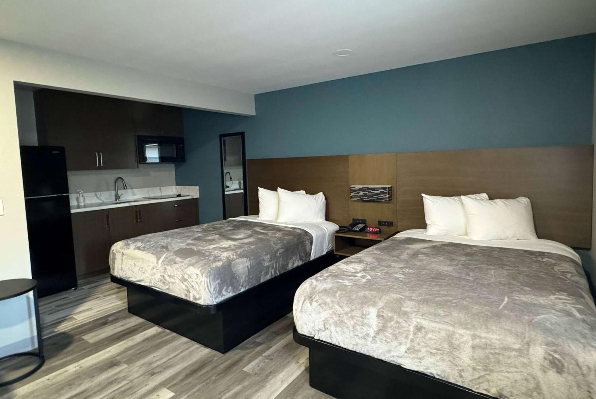 Baymont By Wyndham Coalinga Villa Bagian luar foto