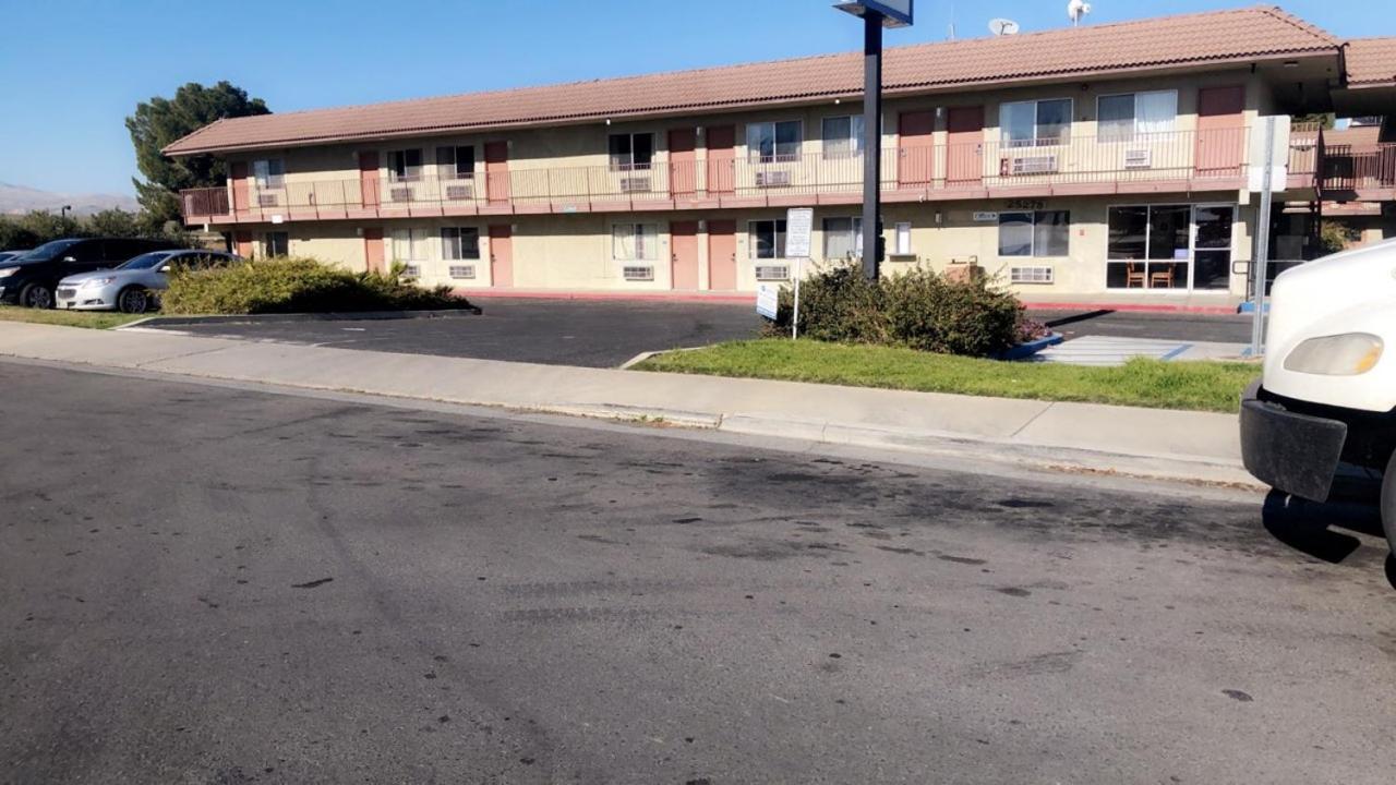 Baymont By Wyndham Coalinga Villa Bagian luar foto