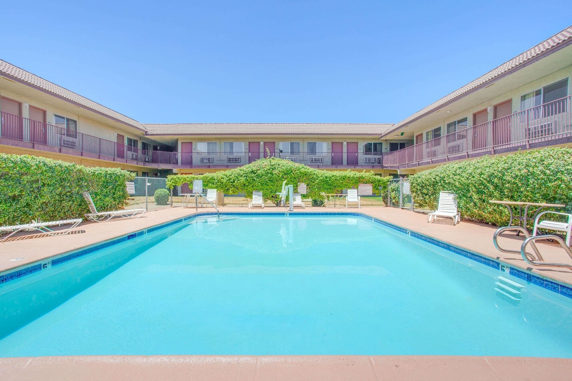 Baymont By Wyndham Coalinga Villa Bagian luar foto